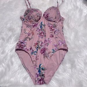 La vie en rose pink floral one piece swimsuit size M